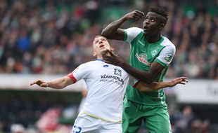 Papay Djilobodji s'est rendu coupable d'un très mauvais geste à destination d'un adversaire lors de Werder Brême-Mayence, le 19 mars 2016.