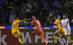 Nahuel Guzmán, le gardien des Tigres, a marqué le but de la qualification de son équipe pour les quarts de finale de la Ligue des champions de la Concacaf, le 27 février 2020.