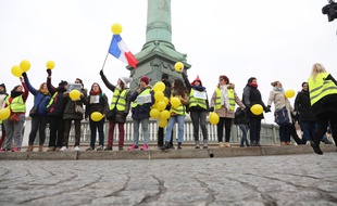 Plusieurs centaines de femmes gilets jaunes ont manifestes a Paris samedi 6 janvier 2019.