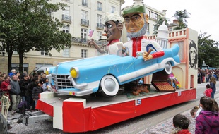 Le char «Cuba Fidel à l'américaine!» au carnaval de Nantes 2016.