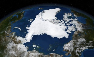 Vue satellitaire de l'Arctique