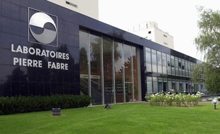 Le décès de Pierre Fabre ouvre une période d'incertitude à la tête des laboratoires du même nom, dont le patron emblématique a pérennisé l'indépendance mais n'a pas désigné de dauphin clairement établi.