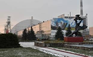 Voici le sarcophage entourant la zone de protection autour de la centrale nucléaire de Tchernobyl.