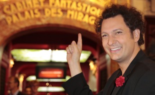 Eric Antoine devant le Musée Grévin en 2018