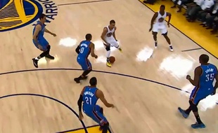 Stephen Curry, le meneur de jeu des Golden State Warriors, le 5 janvier 2015, contre Oklahoma.