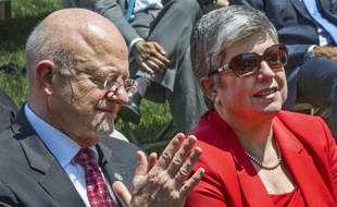 Le patron des 16 agences américaines de renseignement, James Clapper, s'est engagé jeudi à publier chaque année un compte-rendu "général" des activités de surveillance téléphonique, au centre d'une polémique depuis les révélations d'Edward Snowden.