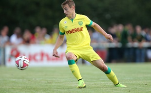 Le milieu de terrain du FC Nantes Valentin Rongier.
