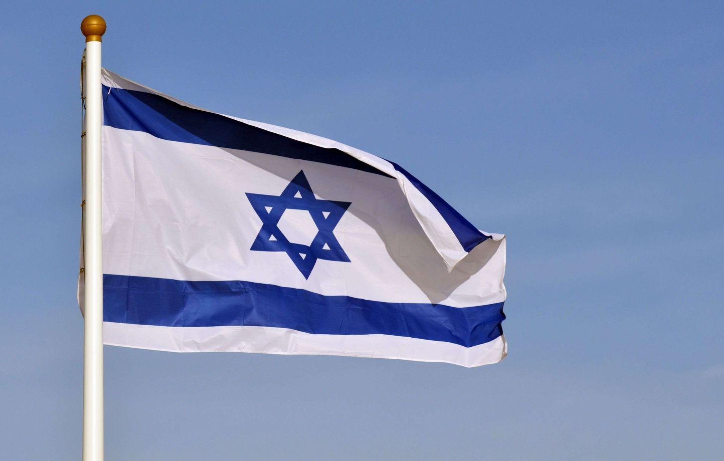Paris : Peinture rouge et tags hostiles sur les locaux de la compagnie israélienne El Al thumbnail