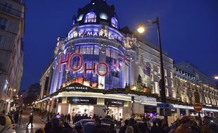 e BHV à l'occasion des illuminations de fin d'annee 2015.