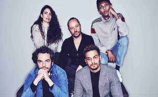 Yael Naïm, David Donatien et Stromae (de g. à dr. au second plan), Martin Scali et Luc Junior Tam (de g. à dr. au premier plan).