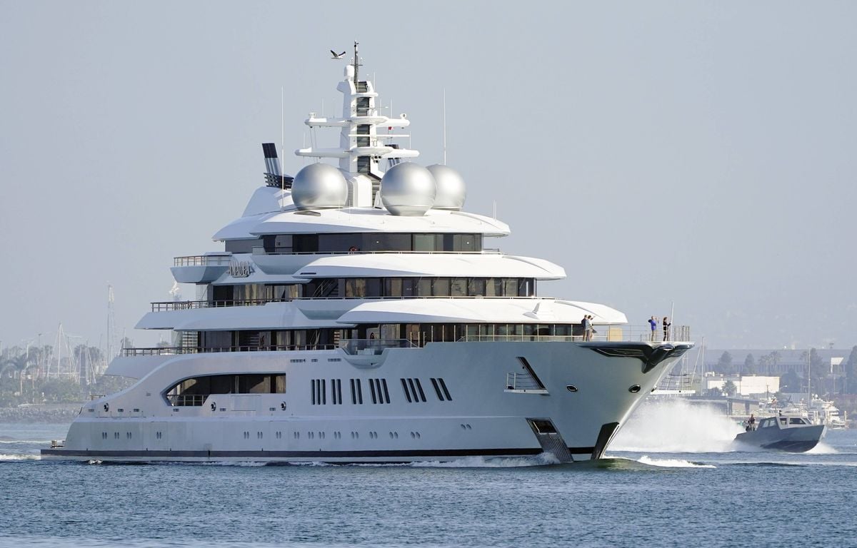 Guerre en Ukraine : Les Etats-Unis vendent aux enchères un immense yacht saisi à un oligarque rus image