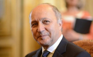 Le ministre des Affaires étrangères, Laurent Fabius, participera samedi à la réunion de Genève sur la Syrie, a confirmé jeudi le porte-parole du ministère Bernard Valero.