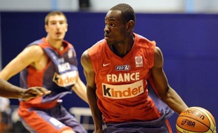 La sélection française a remporté 130 à 123 face à la sélection étrangère un match assez insipide lors du traditionnel All Star Game, réunissant les meilleurs joueurs de ProA, jeudi au Palais omnisports de Paris-Bercy.
