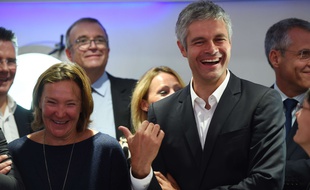 Lyon, le 16 septembre. L'ancienne championne olympique de ski, Carole Montillet se présente aux côtés de Laurent Wauquiez aux élections régionales de Rhône-Alpes-Auvergne. AFP PHOTO/PHILIPPE DESMAZES