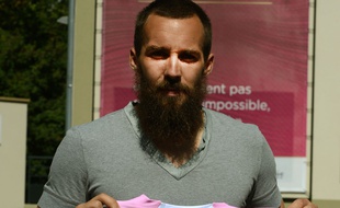 La barbe de Gaël Givet ne plaisait pas à ses dirigeants à Evian.