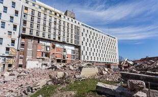 L'ancien hôpital de Calais lors de sa démolition