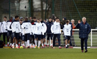 Didier Deschamps et ses joueurs à Clairefontaine le 3 mars 2014.