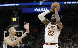 Lebron James, toujours plus historique.