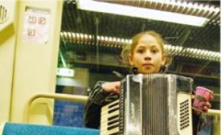 Leur maintien à l'école est difficile.