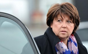 La première secrétaire du PS, Martine Aubry, a estimé mercredi que le débat entre François Hollande et Nicolas Sarkozy opposerait "la force" et "la crédibilité" du socialiste à la "provocation" et à des "contre-vérités" du président sortant.