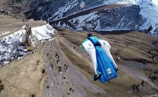 Photo d'illustration d'un vol en wingsuit.