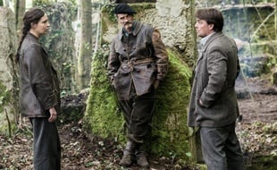 Nade Dieu (Marie), Bernard Blancan (Anselme) et Thierry Godard (Raymond Schwartz) dans la série «Un Village français».