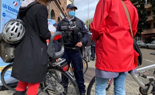 Contrôles de police des vélos, des trottinettes électriques et EDP dans Strasbourg le 6 octobre 2021
