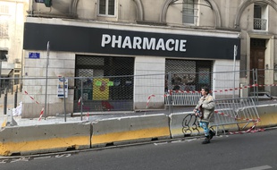 La pharmacie, au rez-de chaussée de l'immeuble évacué, a dû fermer.