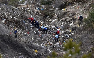 Recherches sur les lieux du crash d'un A320 de Germanwings, près de Seyne-les-Alpes, le 26 mars 2015