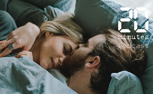 Illustration d'un couple dans un lit