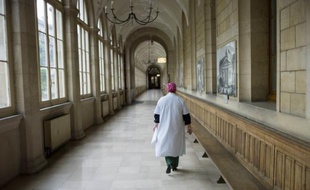 En dépit des protestations syndicales et politiques, les urgences de l'Hôtel-Dieu, le plus ancien hôpital de Paris, fermeront le 4 novembre, a annoncé mardi la direction de l'Assistance publique-Hôpitaux de Paris (AP-HP), tournant une page de l'établissement historique.