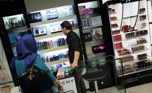 Une boutique de cosmétiques à Téhéran, le 13 mai 2010, en Iran