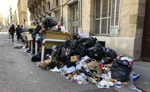 Les éboueurs sont en grève à Marseille depuis une dizaine de jours