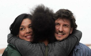 Des free hugs, à Athènes en 2010.