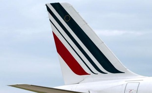 Le vol Air France Paris/Beyrouth dérouté mercredi soir vers Chypre, en raison de problèmes de sécurité constatés au Liban, repartira jeudi en début d'après-midi vers Beyrouth et les deux rotations quotidiennes de la compagnie reprennent normalement, a indiqué une porte-parole à l'AFP jeudi.