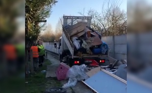 Les déchets ont été rapportés à leur propriétaire.