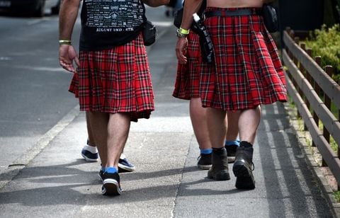 « Comme un sentiment de liberté »… Qui sont ces hommes qui portent le kilt ?