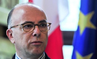 Le ministre français de l'Intérieur Bernard Cazeneuve, le 8 mai 2014 à Bruxelles