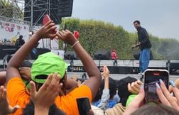 Bigflo et Oli, Vitaa… Pour les enfants sans vacances, un concert « ouf »