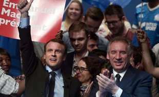 Le candidat d'En Marche! en meeting à Pau, dans le fief d'un de ses récents soutiens, François Bayrou, le 12 avril 2017.