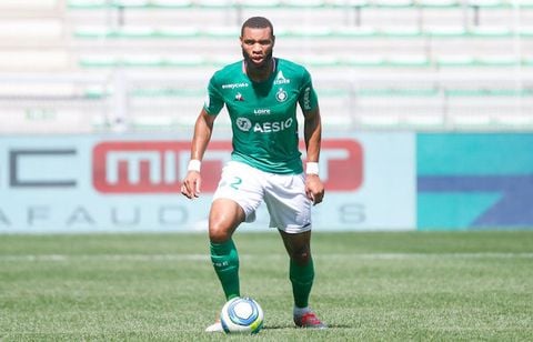 Salaire. Combien gagne Harold Moukoudi avec l’AEK Athènes ?