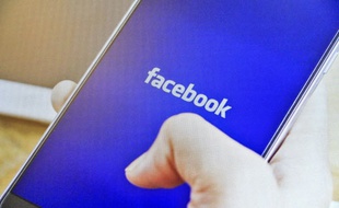 Facebook lance un outil pour transférer vos photos vers Google (illustration).