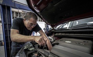 Le carnet d'entretien recense toutes les opérations de maintenance subies par un véhicule et prodigue d'indispensables conseils. C'est un document précieux en cas de revente.