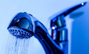 Illustration eau du robinet.