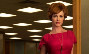 Christina Hendricks dans Mad Men.