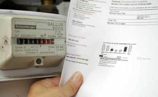 Un compteur à gaz et une facture en juin 2010.