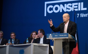 Alain Juppé lors du Conseil national de l'UMP à Paris le 7 février 2015.