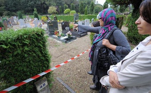 Trente-sept tombes ont été profanées dans un cimetière au sud de Strasbourg, à la Meinau, le 24 septembre 2010.