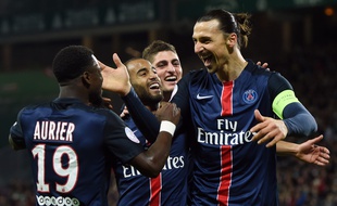 Zlatan Ibrahimovic et ses coéquipiers du PSG, le 31 janvier 2016, à Saint-Etienne.