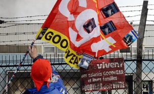 Une première réunion a eu lieu vendredi matin à Amiens entre des représentants de la CGT Goodyear d'Amiens-Nord et la direction de l'entreprise, en présence du préfet de la région Picardie, nommé médiateur, a-t-on appris auprès de la préfecture.